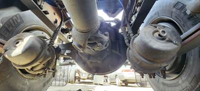 Meritor-Rockwell Rear Axle Assembly for a 2015 Freightliner Cascadia 113