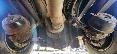 Meritor-Rockwell Rear Axle Assembly for a 2007 Pierce Custom Contender