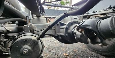 Meritor-Rockwell Rear Axle Assembly for a 2017 Volvo VNL