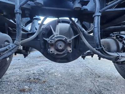 Meritor-Rockwell Rear Axle Assembly for a 2023 Peterbilt 536