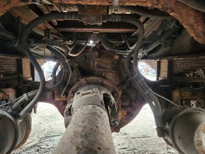 Meritor-Rockwell Rear Axle Assembly for a 2009 International 7400