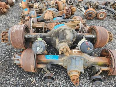 Meritor-Rockwell Rear Axle Assembly for a 2006 International 8500