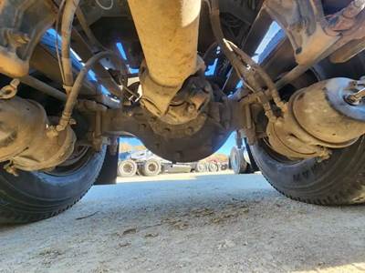 Meritor-Rockwell RR26160 Rear Axle Assembly for a 2018 Peterbilt 579