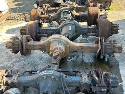 Meritor-Rockwell RR/RS17145 Rear Axle Assembly for a 2010 Hino 268