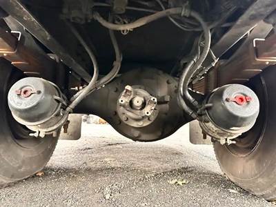 Meritor-Rockwell RS-19-144 Rear Axle Assembly for a 2007 Freightliner M2 106