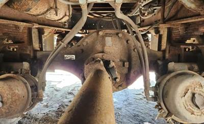 Meritor-Rockwell RS 21-145 Rear Axle Assembly for a 1997 Ford F800