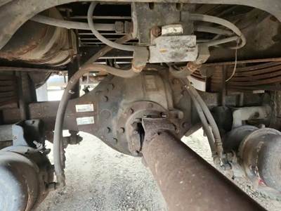 Meritor-Rockwell RS17-145 Rear Axle Assembly for a 1997 Ford F800