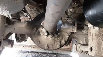 Meritor-Rockwell RS21-230 Rear Axle Assembly for a 2007 Sterling SC8000 Cargo