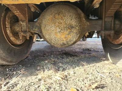 Meritor-Rockwell RS23-186 Rear Axle Assembly for a 2004 Sterling L8500