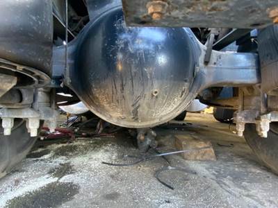 Meritor-Rockwell RS23160 Rear Axle Assembly for a 2013 International TranStar 8600