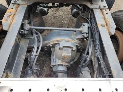 Meritor-Rockwell RS23160 Rear Axle Assembly for a 2013 Freightliner Cascadia 125