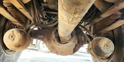 Meritor-Rockwell RS23160 Rear Axle Assembly for a 2001 International 4900