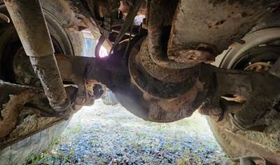 Meritor-Rockwell RS23160 Rear Axle Assembly for a 1999 International F-2574