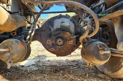 Meritor-Rockwell RS23160 Rear Axle Assembly for a 2016 Freightliner Cascadia 113