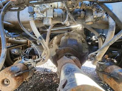 Meritor-Rockwell RS23160 Rear Axle Assembly for a 2012 Volvo VNL