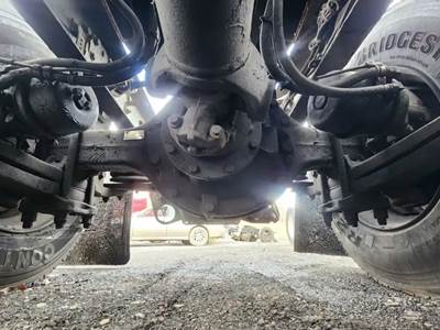 Meritor-Rockwell RS23160 Rear Axle Assembly for a 2017 Freightliner Cascadia 113