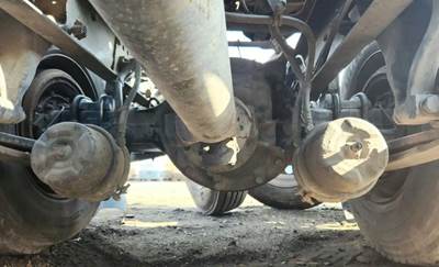 Meritor-Rockwell RS23161 Rear Axle Assembly for a 2014 Freightliner Cascadia 125