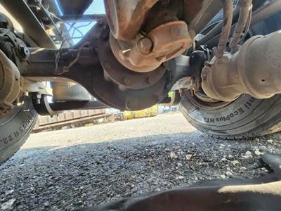 Meritor-Rockwell RS23161 Rear Axle Assembly for a 2019 Volvo VNR64T