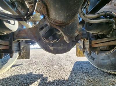 Meritor-Rockwell RS23161 Rear Axle Assembly for a 2015 Freightliner Cascadia 125