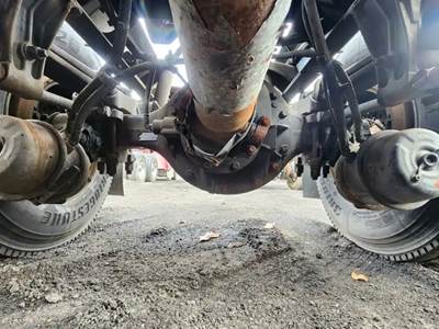 Meritor-Rockwell RS23161 Rear Axle Assembly for a 2018 Peterbilt 579