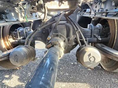 Meritor-Rockwell RS23161 Rear Axle Assembly for a 2021 Freightliner M2 106