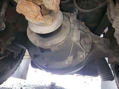 Meritor-Rockwell RS24160 Rear Axle Assembly for a 2003 Pierce Model Tilt Cab