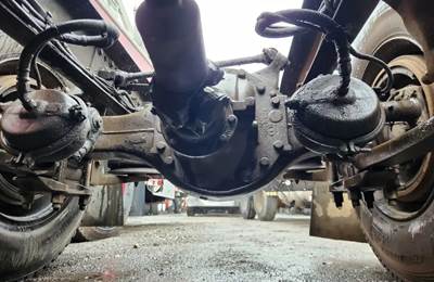 Meritor-Rockwell RT40-145 Rear Axle Assembly for a 2007 Freightliner Columbia 120