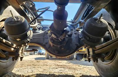 Meritor-Rockwell RT40-145 Rear Axle Assembly for a 2008 Freightliner FLD120SD Glider