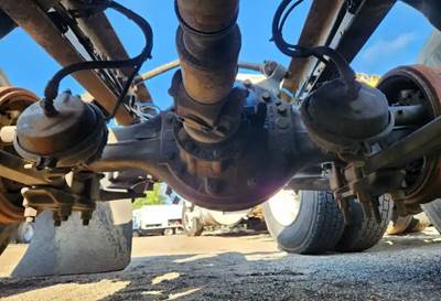 Meritor-Rockwell RT40-145 Rear Axle Assembly for a 2003 Freightliner Columbia 120