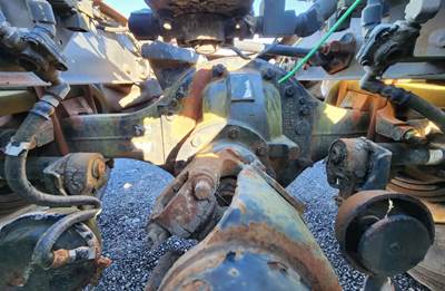 Meritor-Rockwell RT40-145 Rear Axle Assembly for a 1999 Sterling A9513