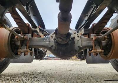 Meritor-Rockwell RT40-145 Rear Axle Assembly for a 2006 Freightliner Columbia 112