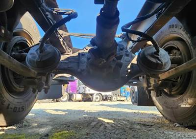 Meritor-Rockwell RT40-145 Rear Axle Assembly for a 2004 Freightliner Columbia 120