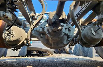 Meritor-Rockwell RT46164 Rear Axle Assembly for a 2017 Mack CHU613