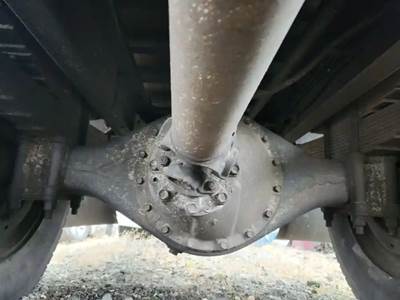 Mitsubishi Rear Axle Assembly for a 2002 Mitsubishi FM617