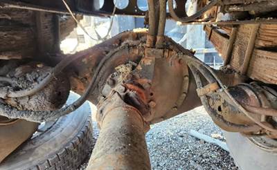 Mitsubishi Rear Axle Assembly for a 2005 Mitsubishi FM65F