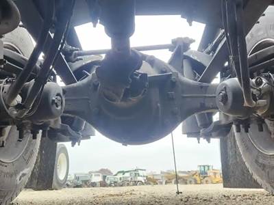 Paccar MR2014P3 Rear Axle Assembly for a 2019 Peterbilt 579