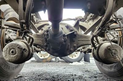 Paccar MR2014P3 Rear Axle Assembly for a 2018 Peterbilt 567