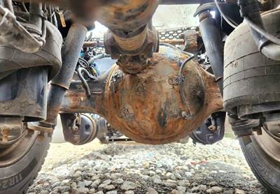 Dana-Spicer DSP40 Front Axle Housing for a 2020 Kenworth T880