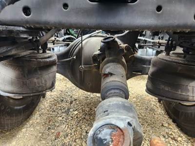 Detroit RT40-NFD Front Axle Housing for a 2026 Freightliner Cascadia 126
