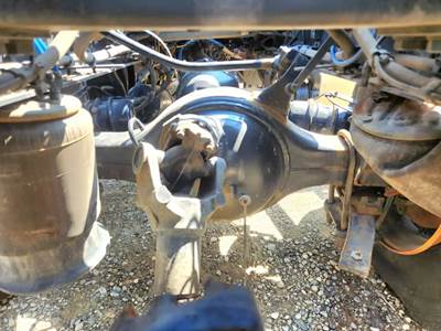 Meritor-Rockwell MT40-14X Front Axle Housing for a 2024 Freightliner Cascadia 126