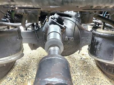 Meritor-Rockwell MT40-14X Front Axle Housing for a 2014 Freightliner Cascadia 125