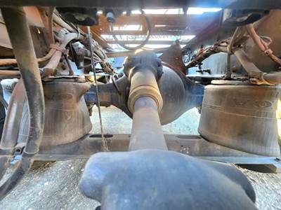 Meritor-Rockwell MT40-14X Front Axle Housing for a 2015 Volvo VNL