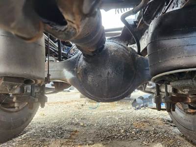 Meritor-Rockwell RD20-145 Front Axle Housing for a 2004 International 9400I
