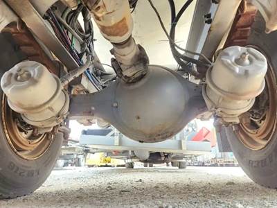 Meritor-Rockwell RT40-145 Front Axle Housing for a 2005 Freightliner M2 106