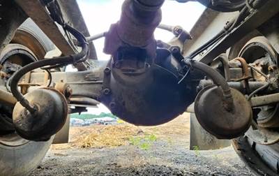 Axle Alliance RT40-4N Rear Axle Housing for a 2007 Freightliner Columbia 120