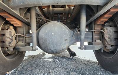 Dana 17060S Rear Axle Housing for a 2007 Ford F-650