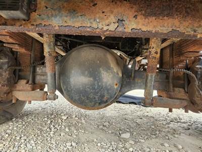 Dana 17060S Rear Axle Housing for a 2003 International 4200