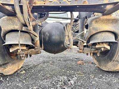 Dana 21060S Rear Axle Housing for a 2010 International 4300
