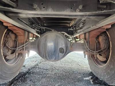 Dana 21060S Rear Axle Housing for a 2022 Ford F-750