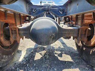 Dana 21060S Rear Axle Housing for a 1997 Volvo FE